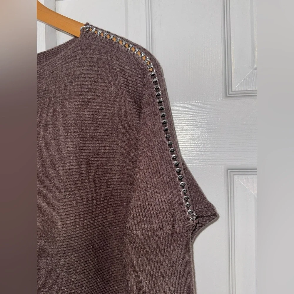 Jennifer Lopez Chain Shoulder Sweater Taupe Dolman Sleeve Knit Top M